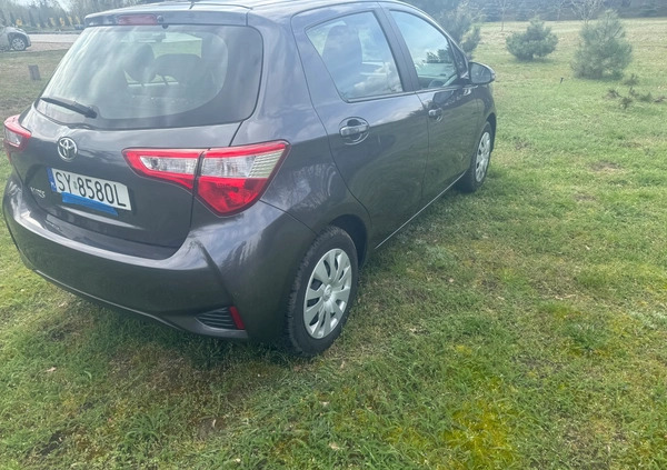 Toyota Yaris cena 52500 przebieg: 13636, rok produkcji 2020 z Świecie małe 46